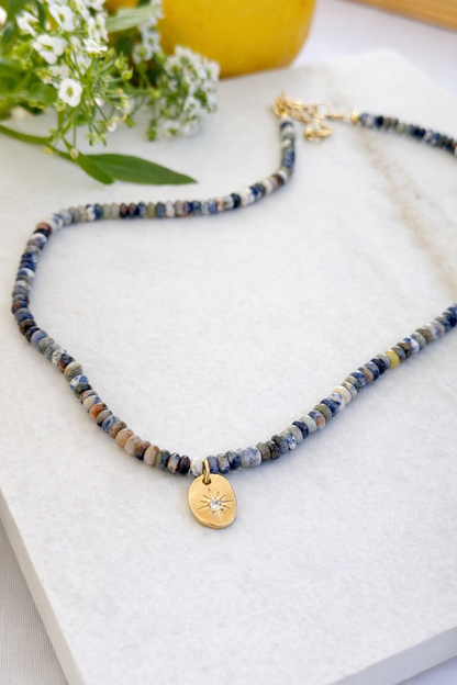 שרשרת אלמוג | צ'וקר סודלייט תליון כוכב משובץ