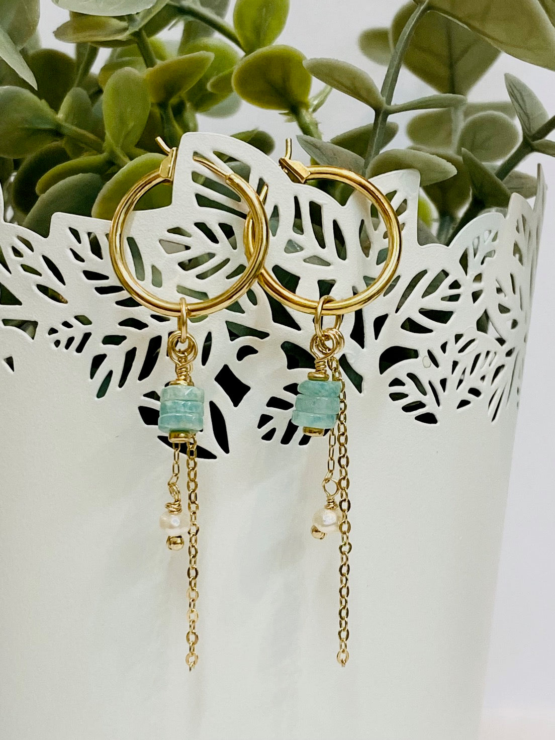 עגילי סתיו | חישוק אבני אמזונייט ופנינה