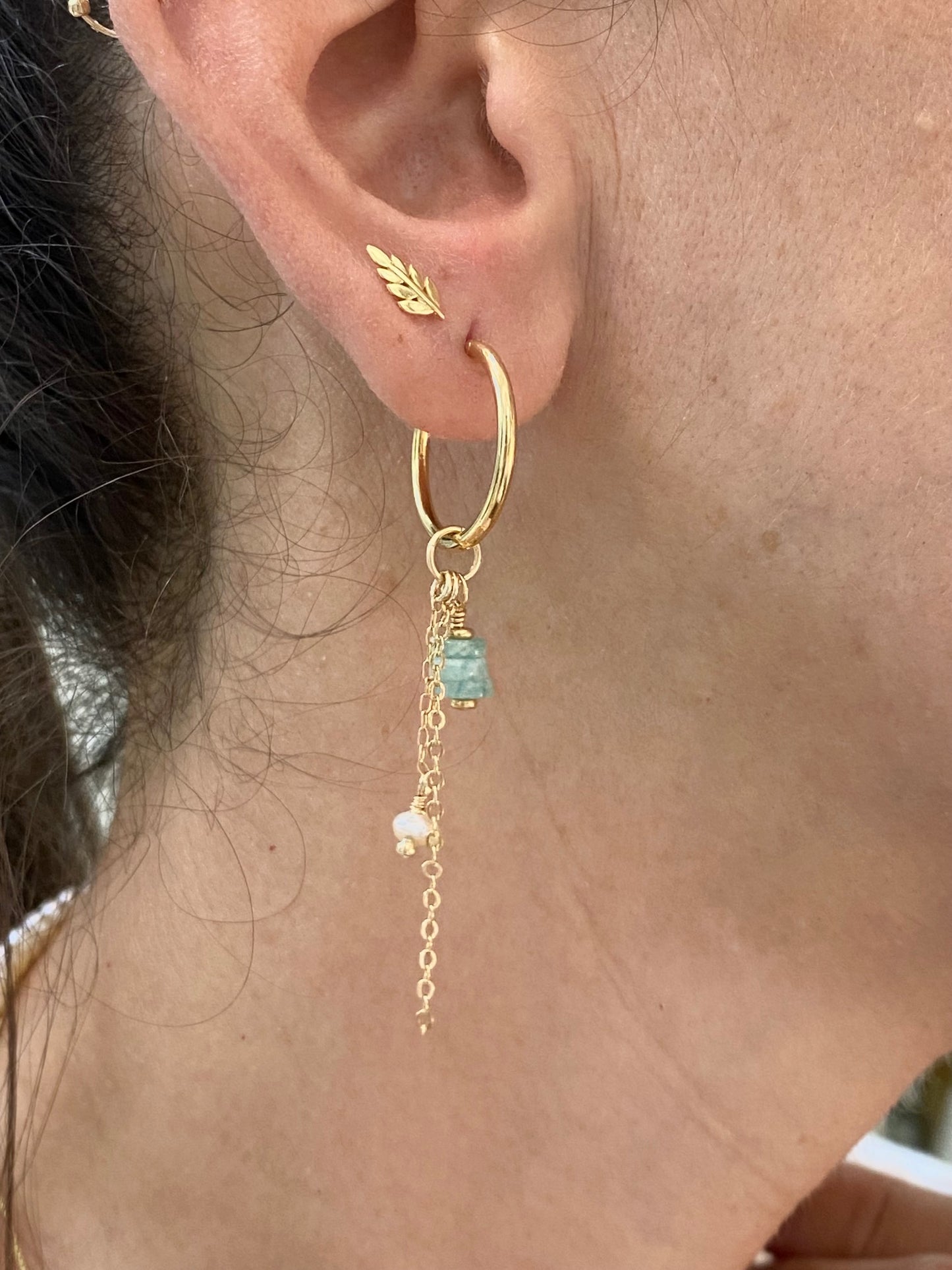 עגילי סתיו | חישוק אבני אמזונייט ופנינה