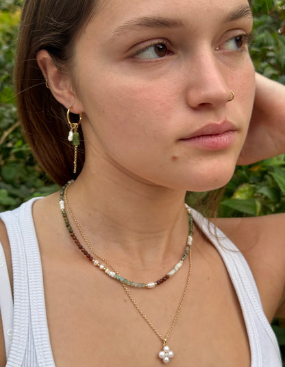 עגילי מיה | עגילי חישוק שלושה תליונים- ג'ייד ירוק