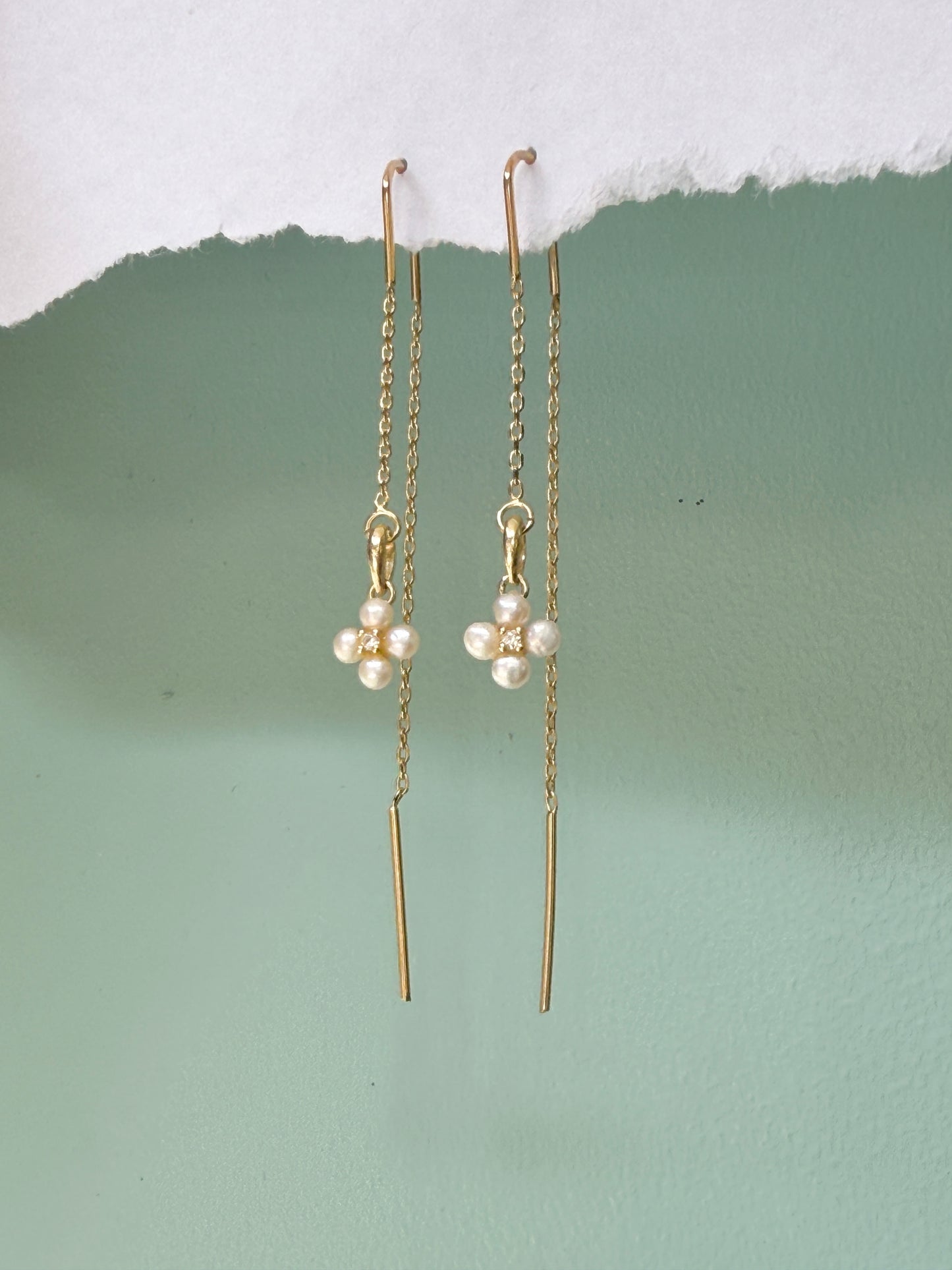 עגילי לירי | עגילי שרשרת תלויים  תליון פרח פנינה