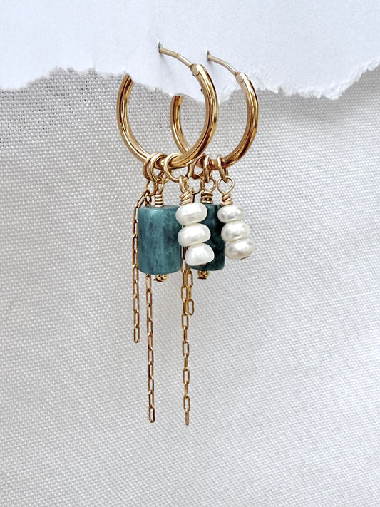 עגילי מיה | עגילי חישוק שלושה תליונים- אפטייט כחול