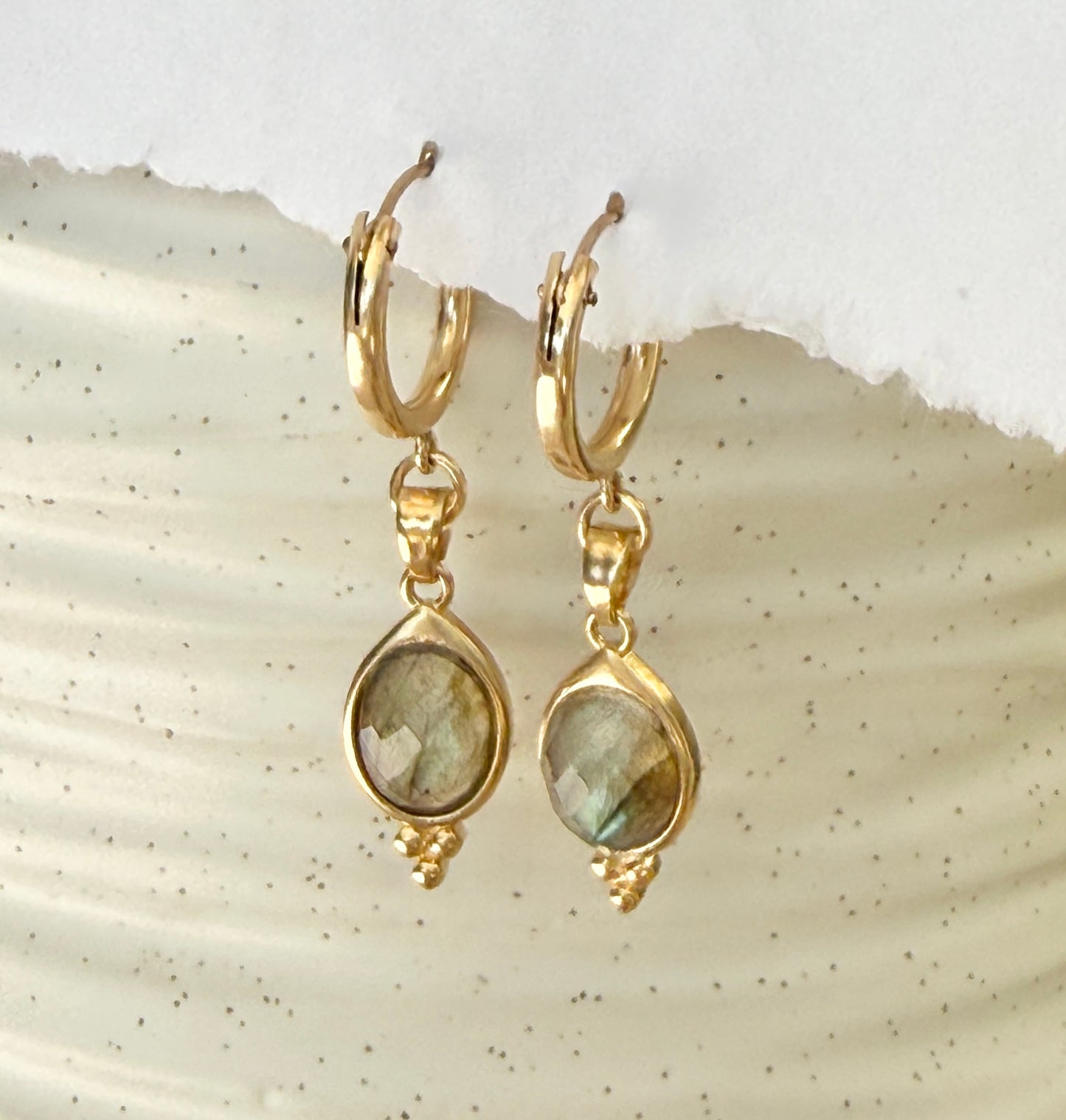 עגילי תומר | עגילי חישוק לברדורייט