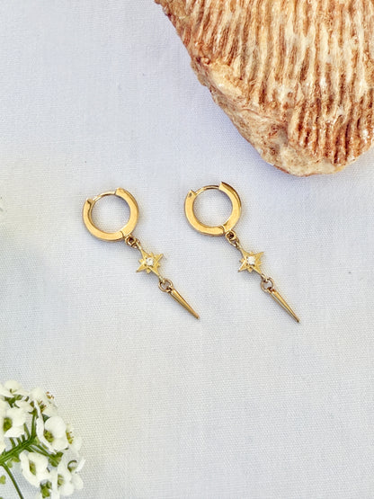 עגילי סהר זהב |  כוכב משובץ ושפיץ