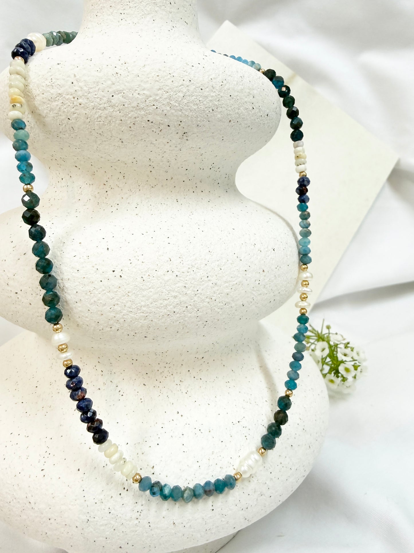 שרשרת לירי | גווני כחול