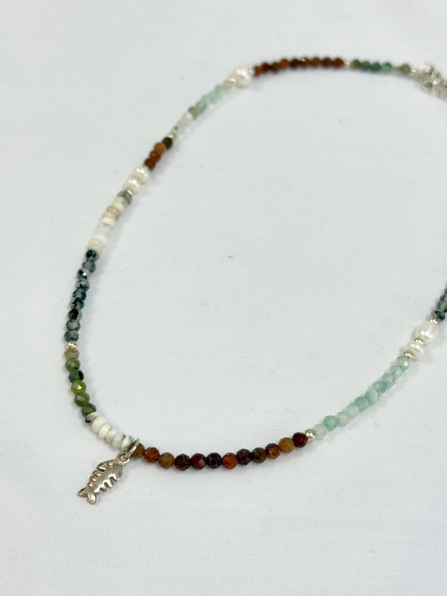 שרשרת לירי | גווני חום ירוק