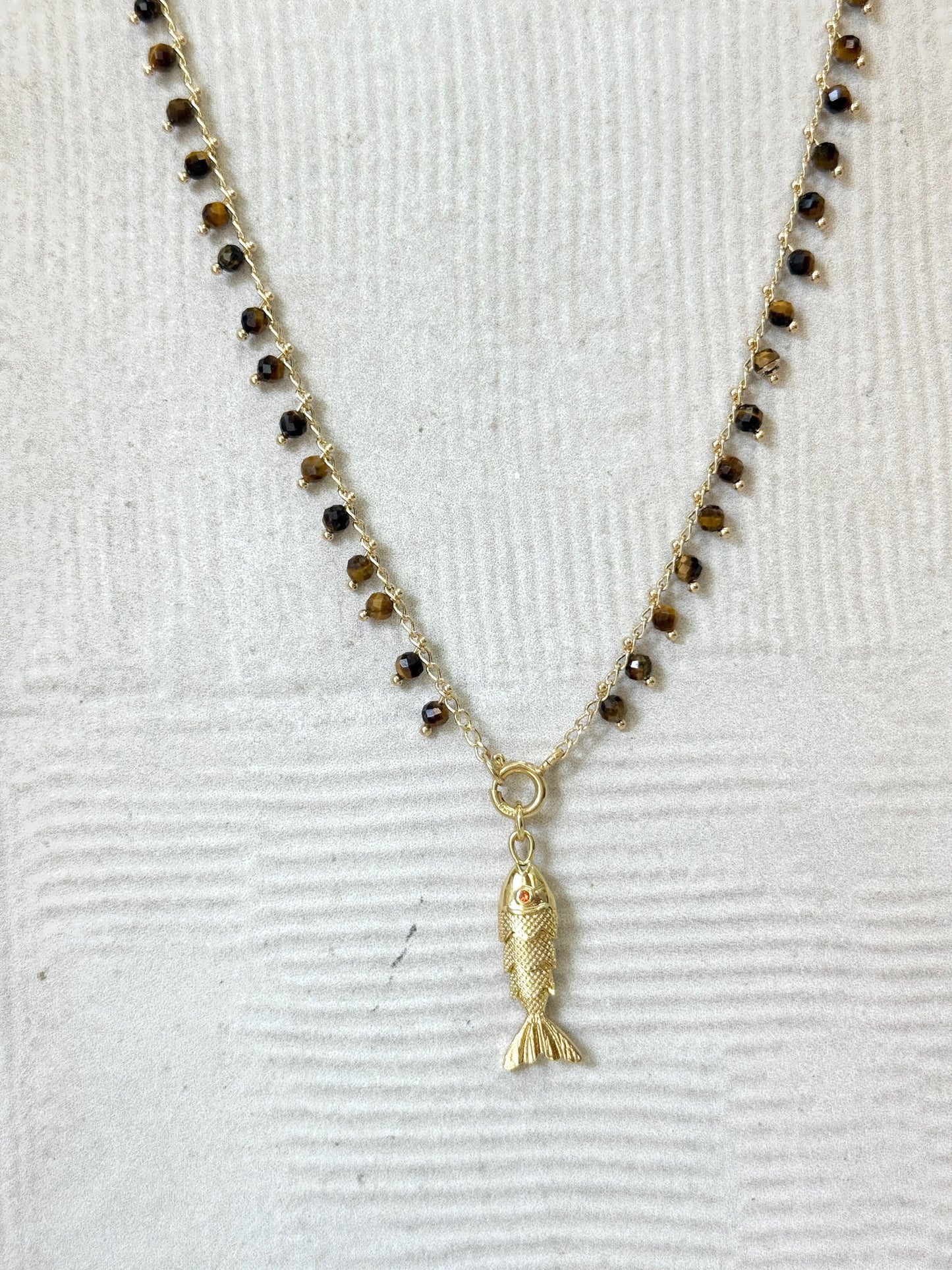 שרשרת סתיו | תליון דג מוזהב חום