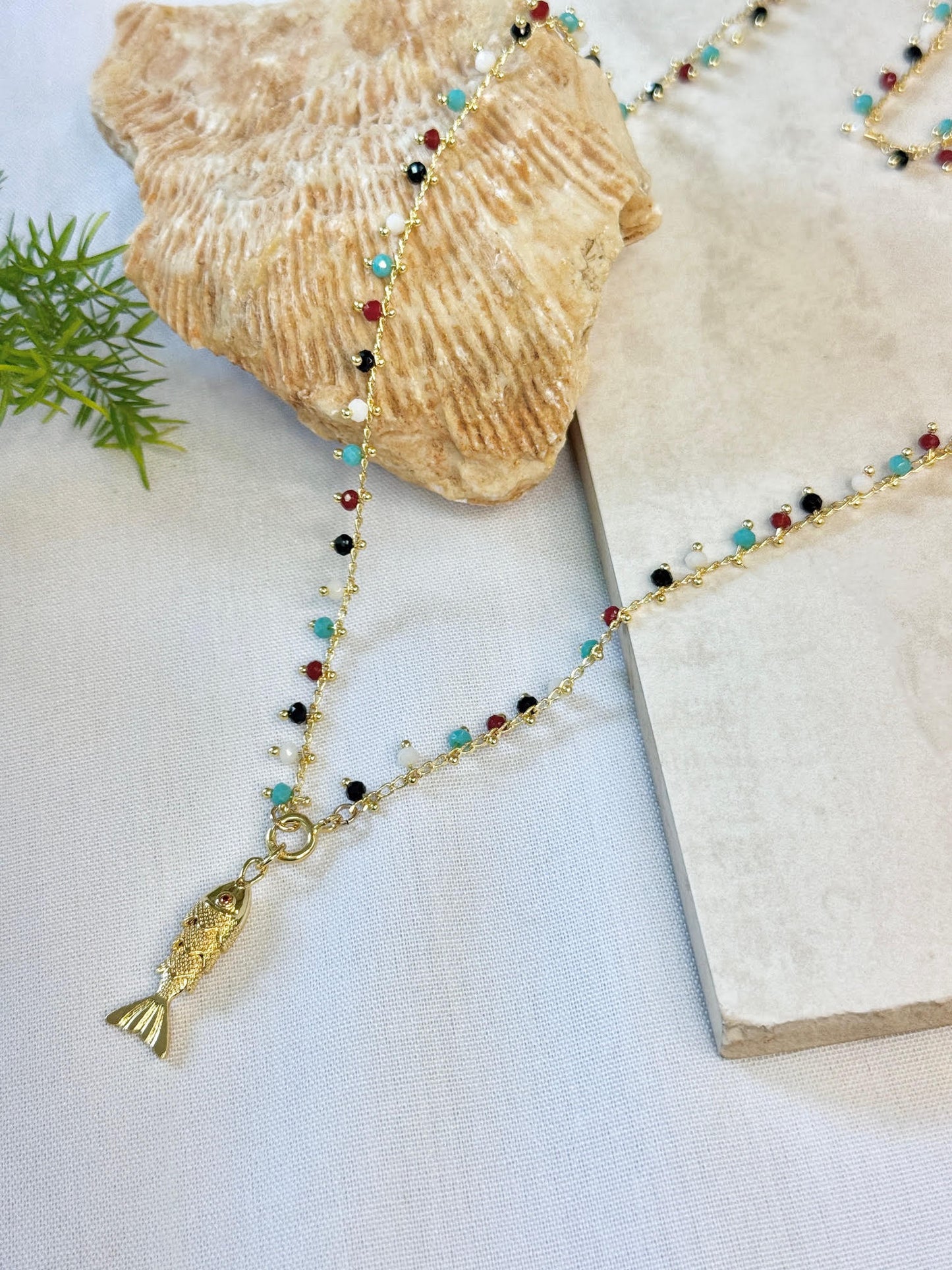 שרשרת סתיו | תליון דג מוזהב צבעוני